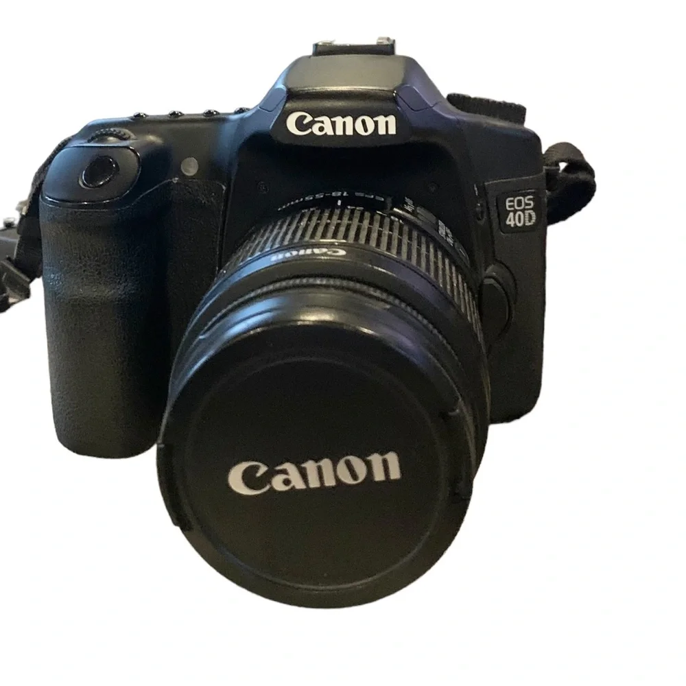 Canon EOS 40D 10.1MP Digital SLR Camera - Black (Kit w/ EF-S IS 18-55mm Lens)